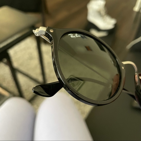 Ray-Ban round fleck sunglasses - Picture 3 of 4